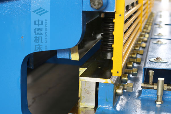 ZDSK-1632選用上海優(yōu)質(zhì)刀片，使用壽命更長.jpg