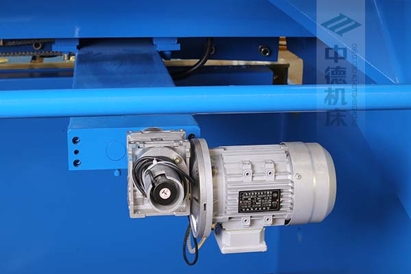 ZDS-2032后擋料AC電機(jī)與減速器一體，故障少，速度快.jpg