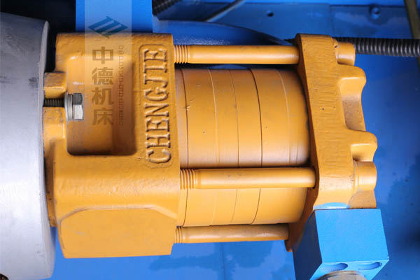 ZDPK-4015采用國(guó)內(nèi)一流品牌電機(jī)及油泵，動(dòng)力強(qiáng)勁，噪音低.jpg